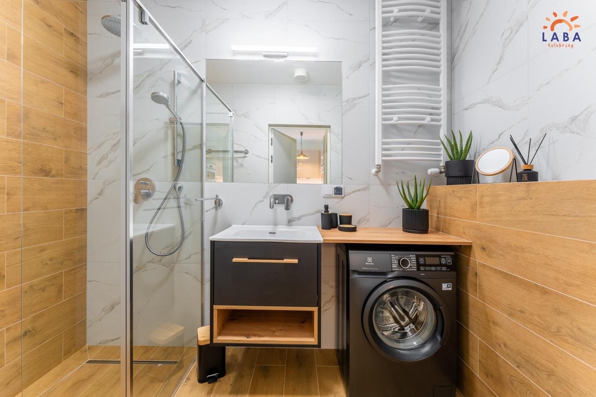 Laba Kolobrzeg Apartamenty Kollataja Z Parkingiem 外观 照片