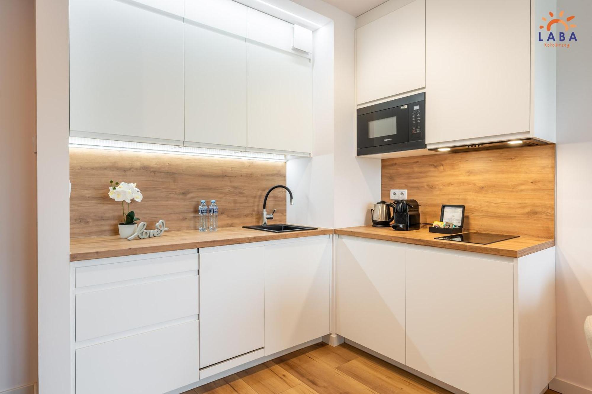 Laba Kolobrzeg Apartamenty Kollataja Z Parkingiem 外观 照片